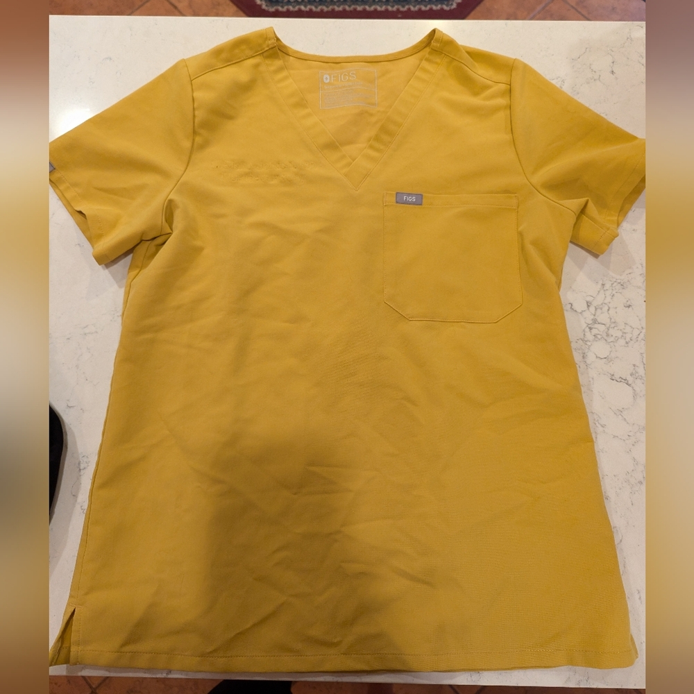 FIGS Catarina top, light gold, small